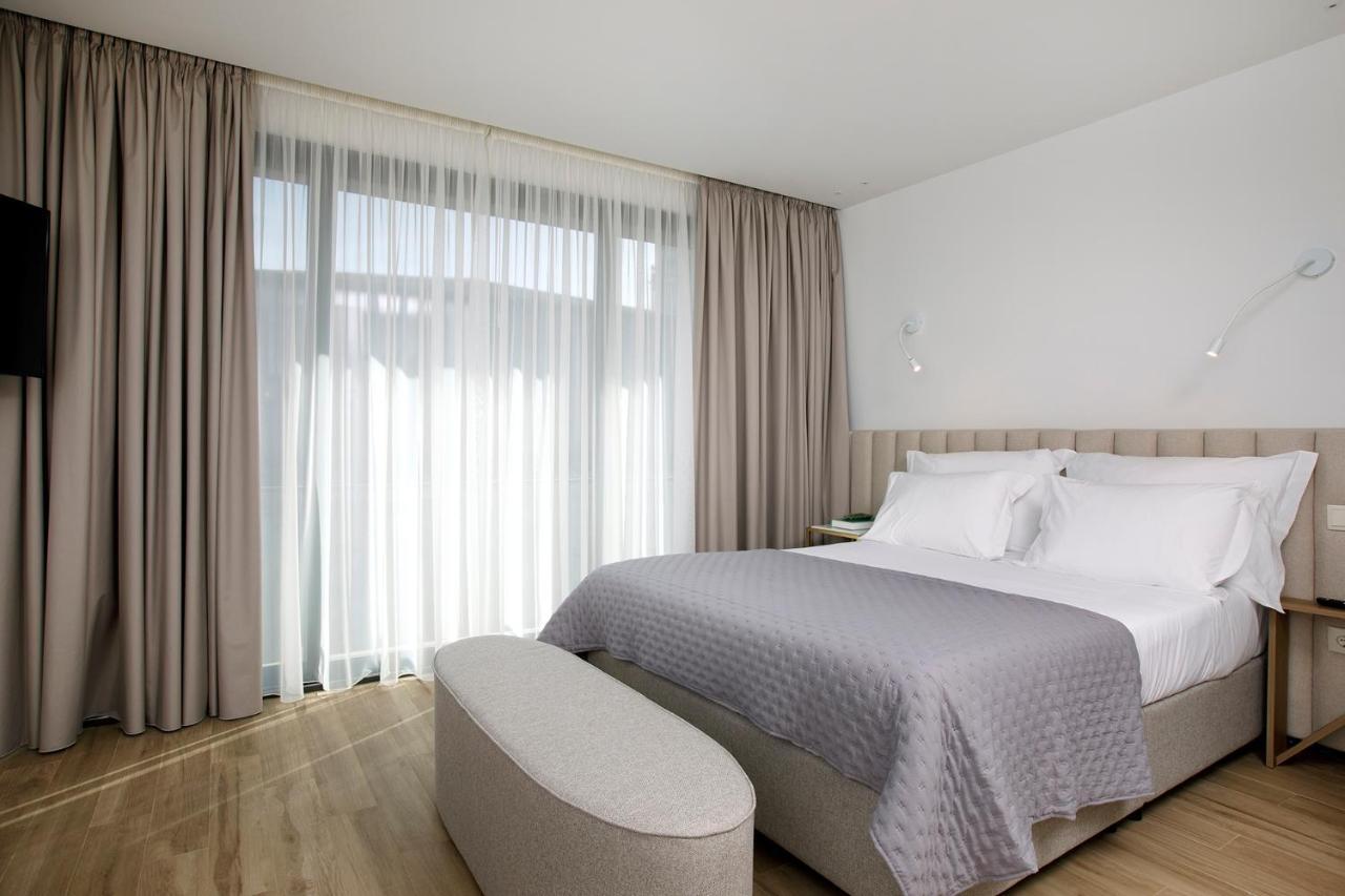 Alma Invicta Almada Premium * Oporto