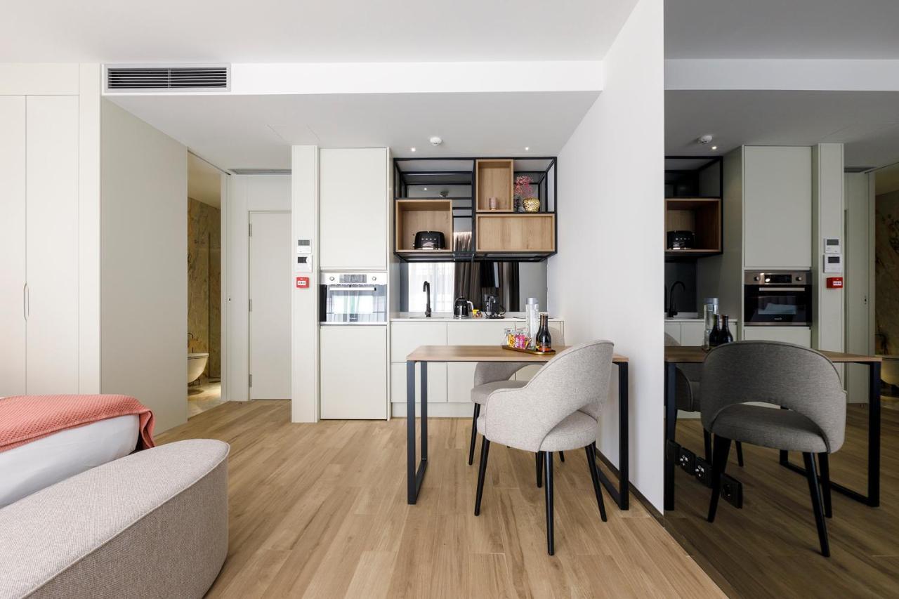 Alma Invicta Almada Premium Porto