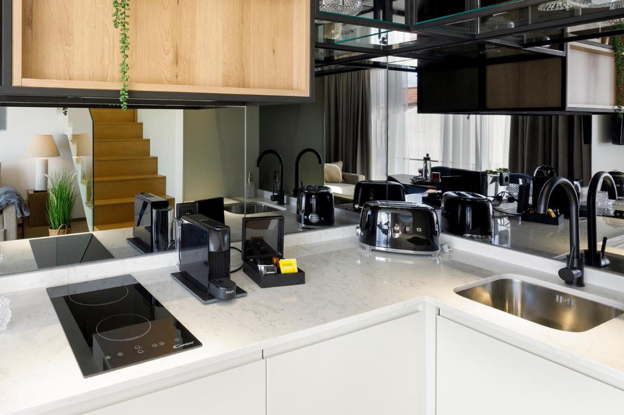 Alma Invicta Almada Premium Apartament *
