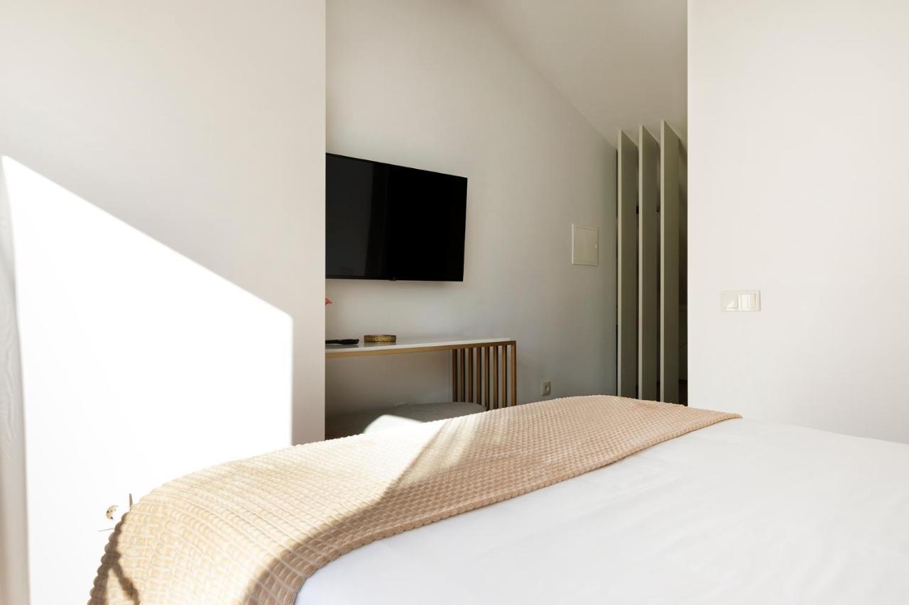 Alma Invicta Almada Premium Apartament
